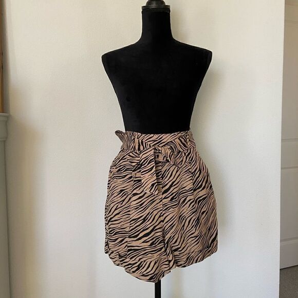 Reserved animal tiger print line shoes UK8/EU36/is4 Bermuda shorts - Picture 1 of 3
